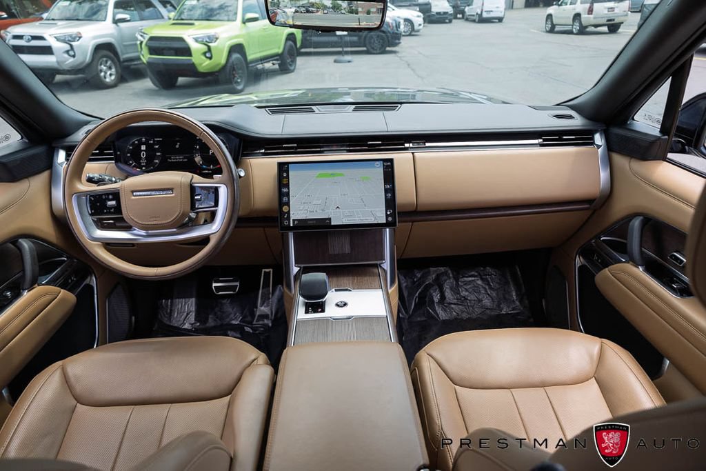 Used 2025 Land Rover Range Rover Long Wheelbase Autobiography AWD/4WD image 44