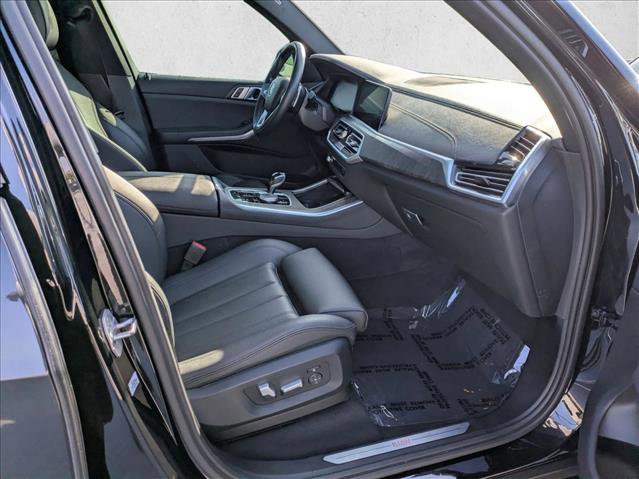 Used 2022 BMW X5 xDrive40i w/ Parking Assistance Package image 23