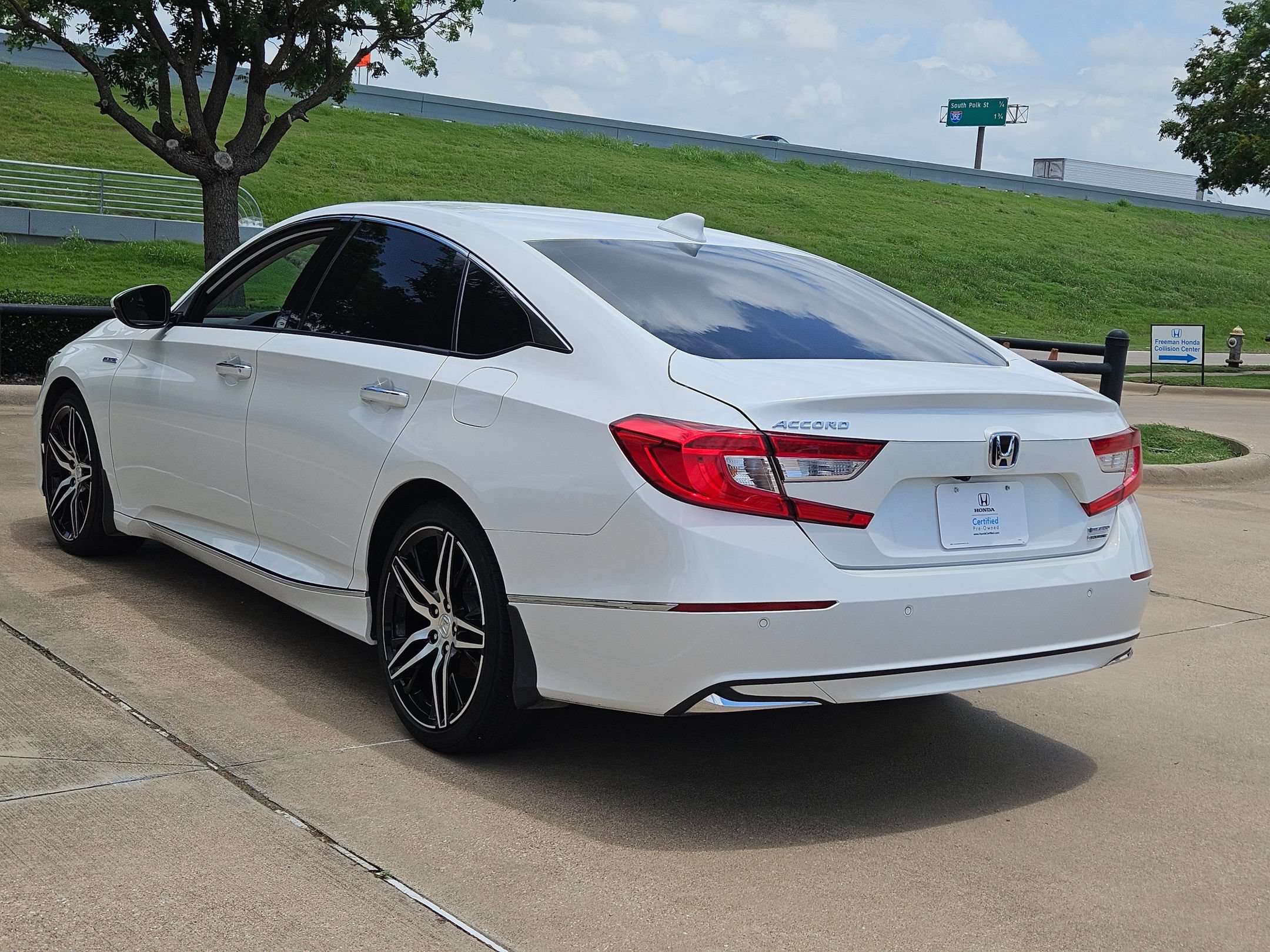 Certified 2022 Honda Accord Touring image 7