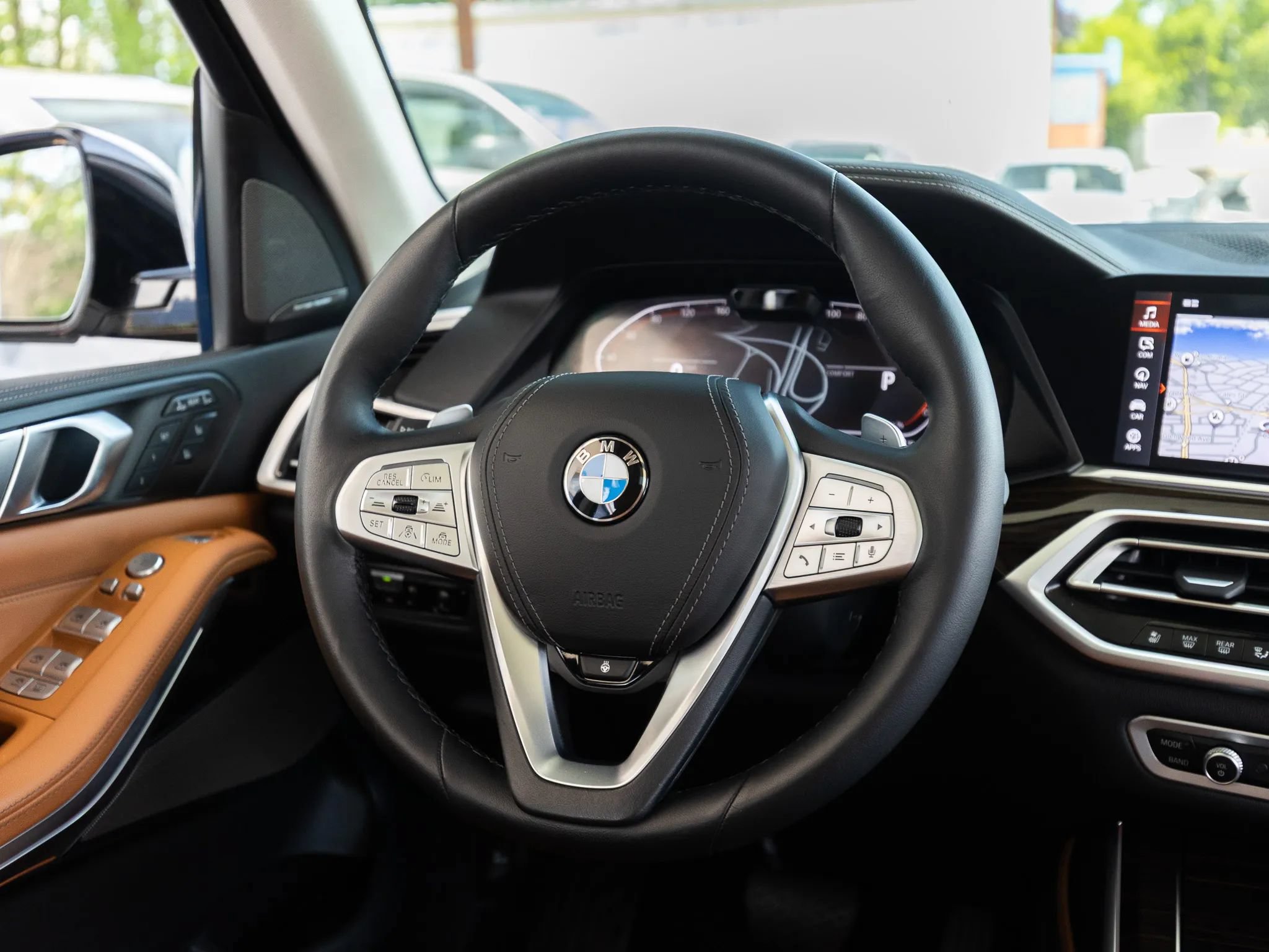 Used 2021 BMW X7 xDrive40i w/ Premium Package AWD/4WD image 40