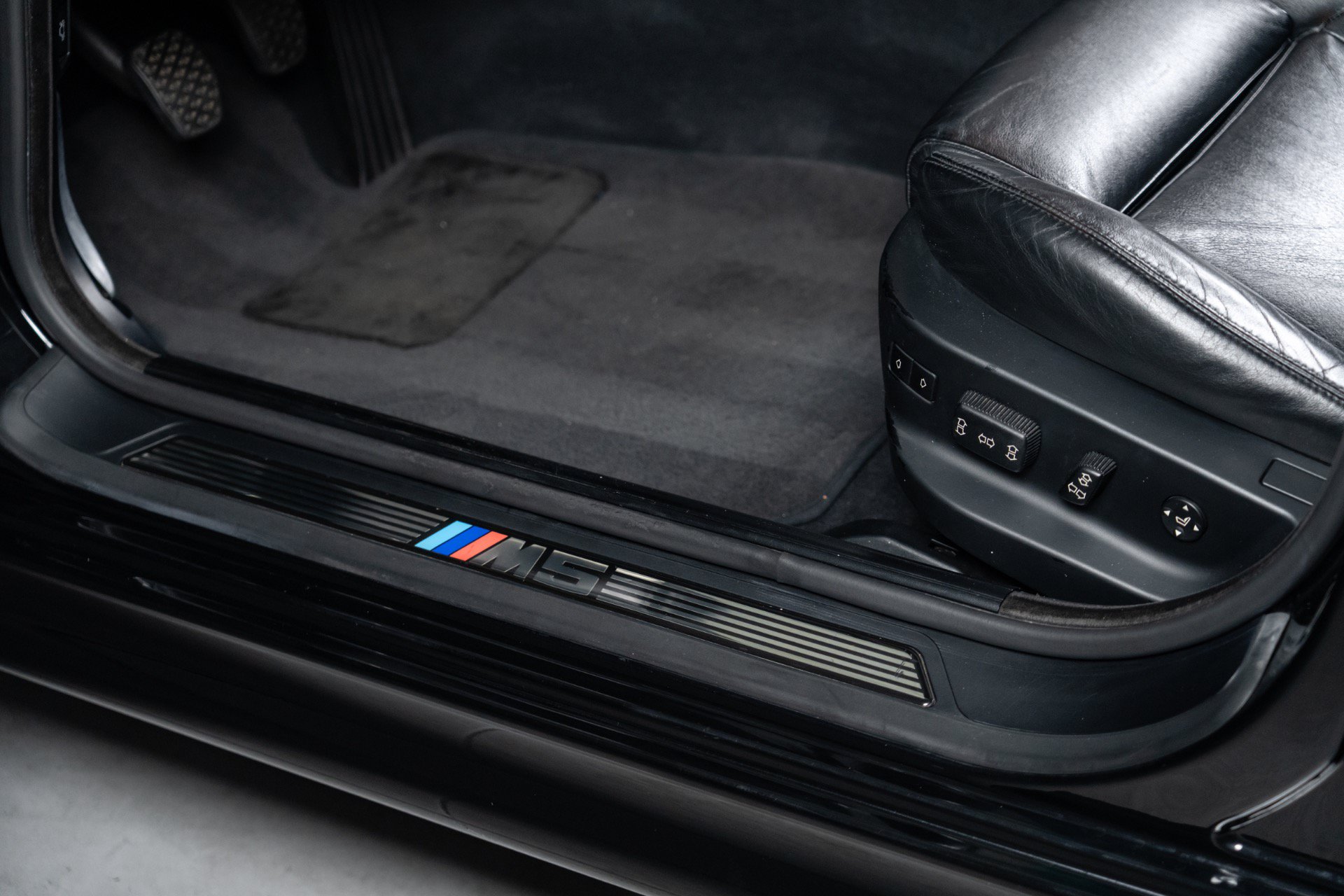 Used 2000 BMW M5 RWD image 42