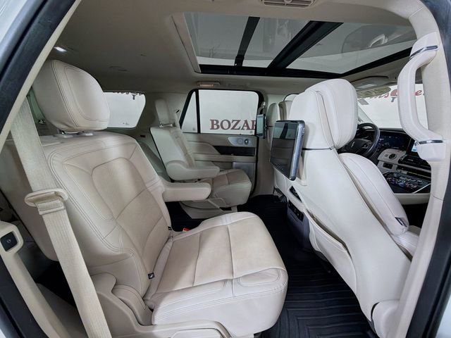 Used 2021 Lincoln Navigator Reserve w/ Luxury Package AWD/4WD image 34