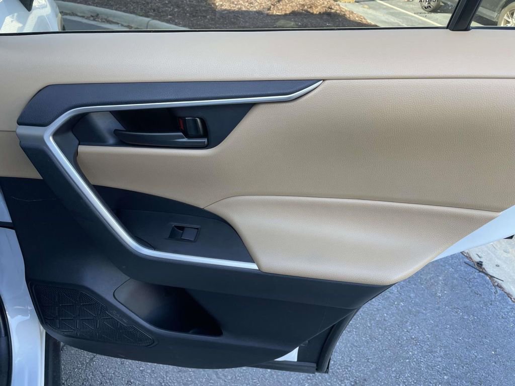 Used 2025 Toyota RAV4 LE image 43