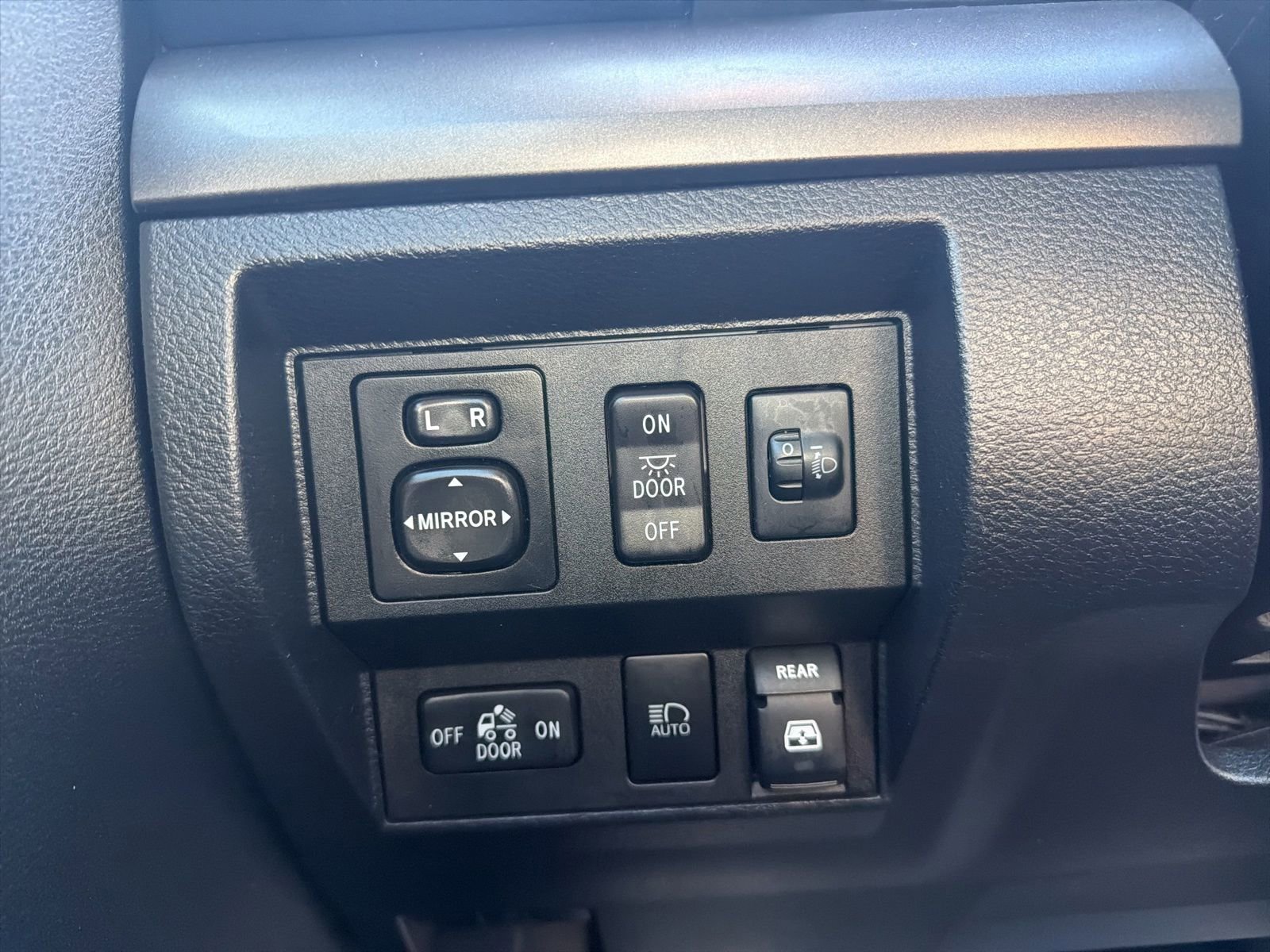 Used 2018 Toyota Tundra SR5 w/ TRD Sport Package AWD/4WD image 19