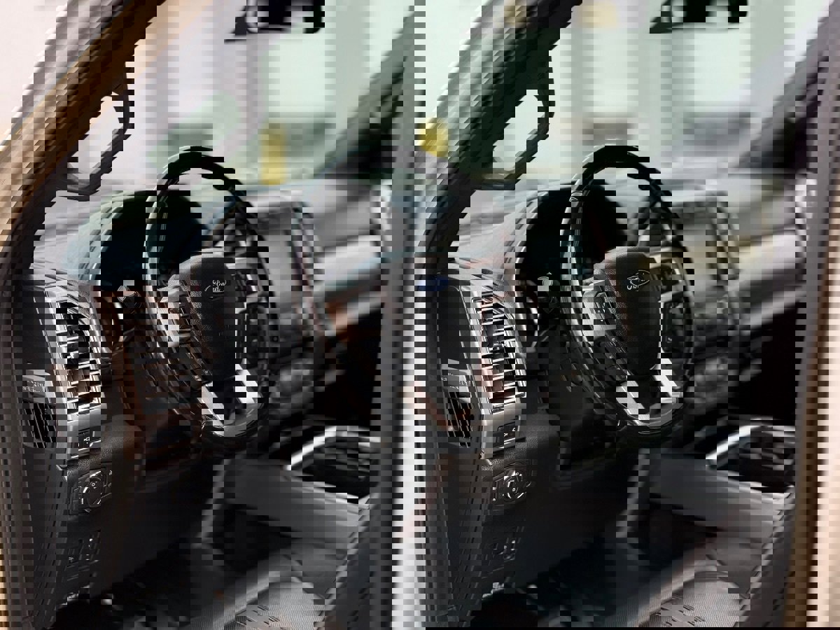 Used 2018 Ford F250 Platinum w/ Platinum Ultimate Package image 16