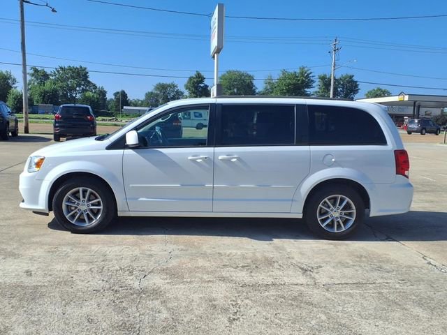 Used 2016 Dodge Grand Caravan SXT w/ Rear Park Assist Package image 2