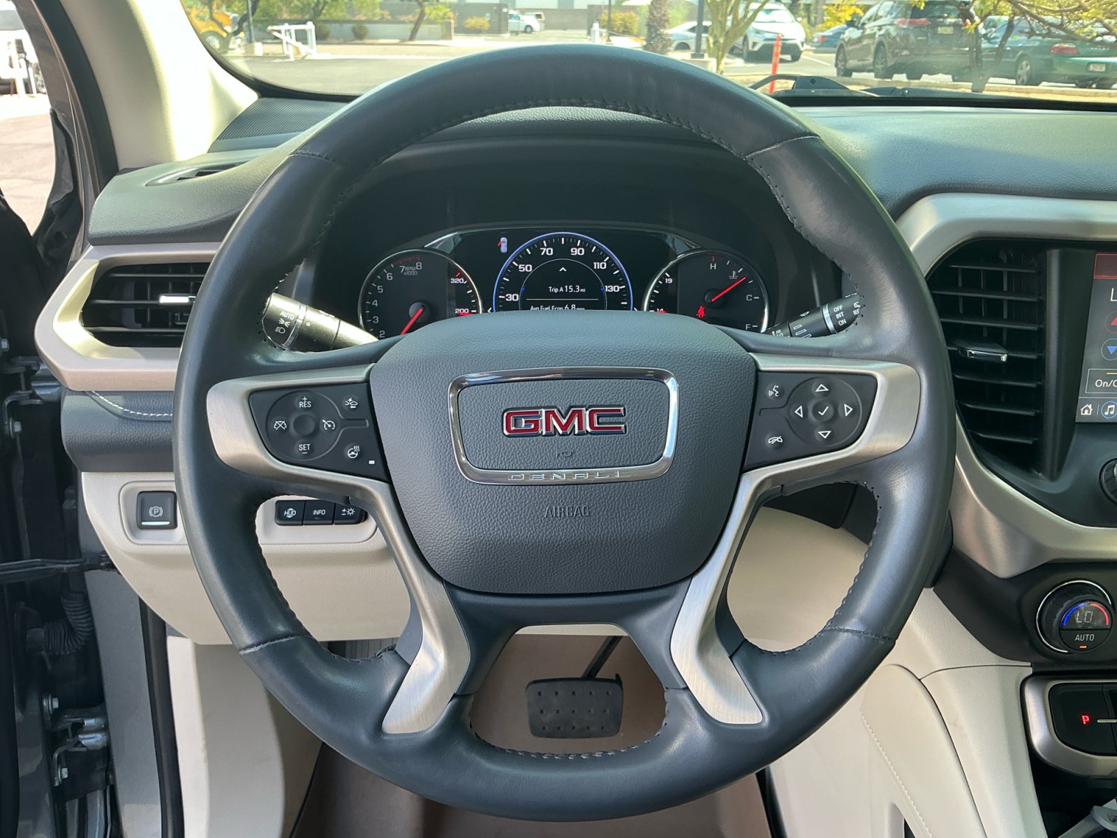 Used 2021 GMC Acadia Denali w/ Denali Ultimate Package AWD/4WD image 8