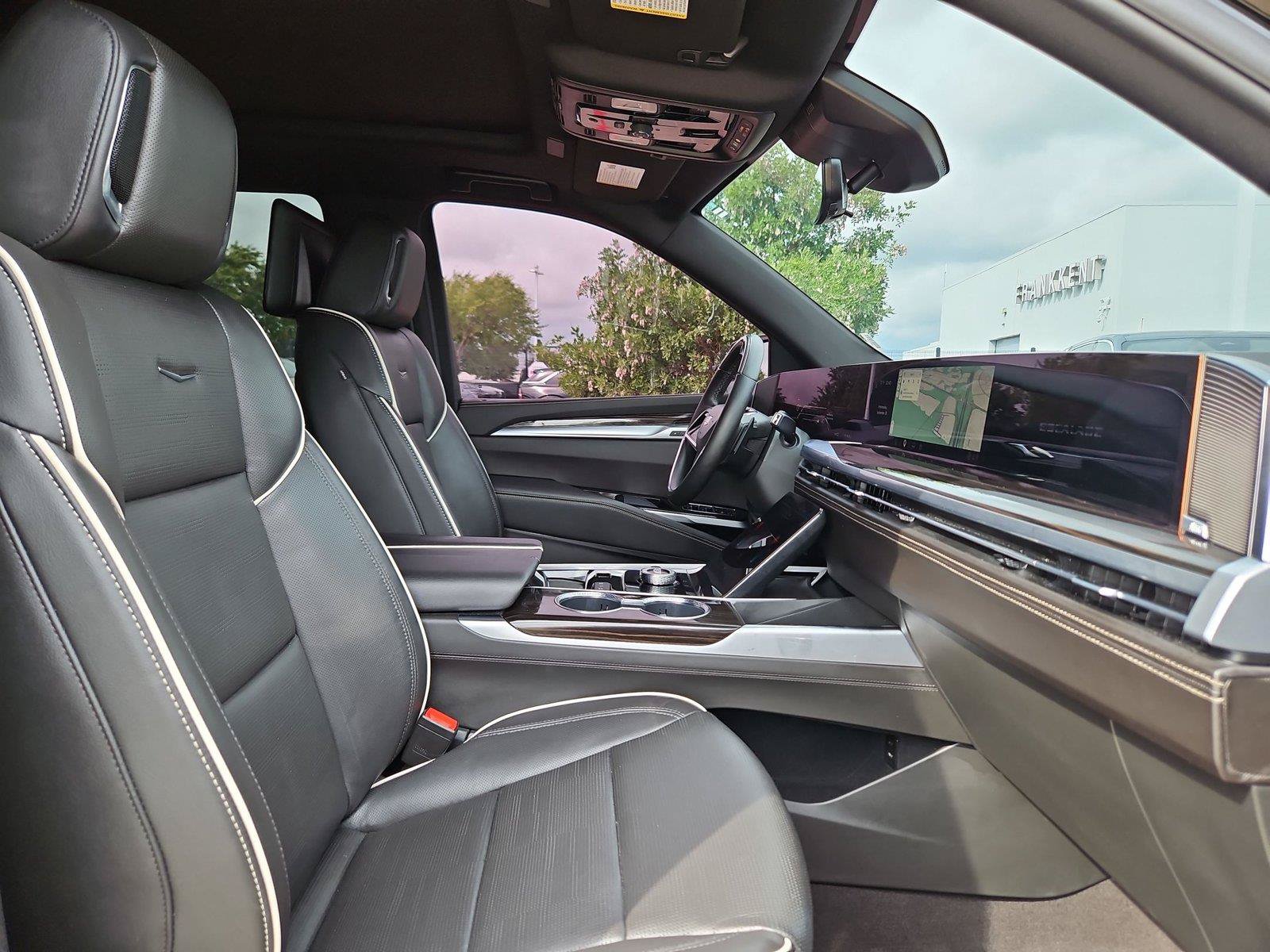 Certified 2026 Cadillac Escalade Luxury AWD/4WD image 29