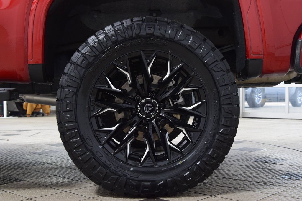 Used 2024 GMC Sierra 1500 Denali w/ Technology Package AWD/4WD image 24