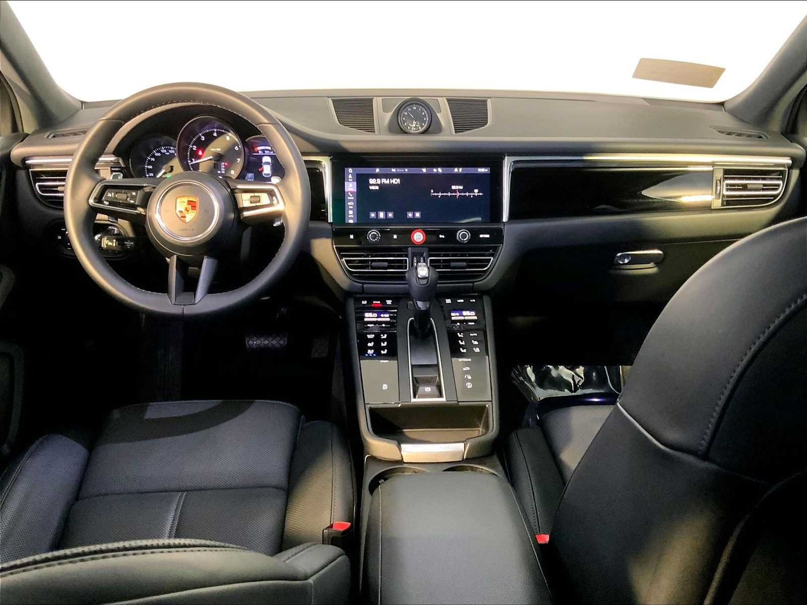 Certified 2026 Porsche Macan AWD/4WD image 14