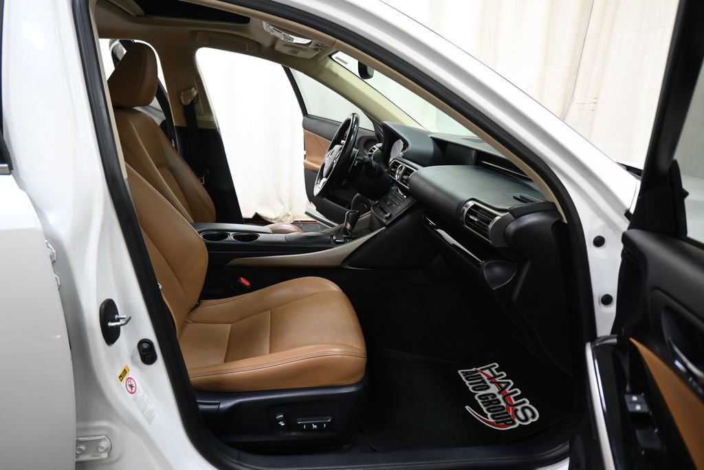 Used 2015 Lexus IS 250 250 w/ Navigation System Package image 9