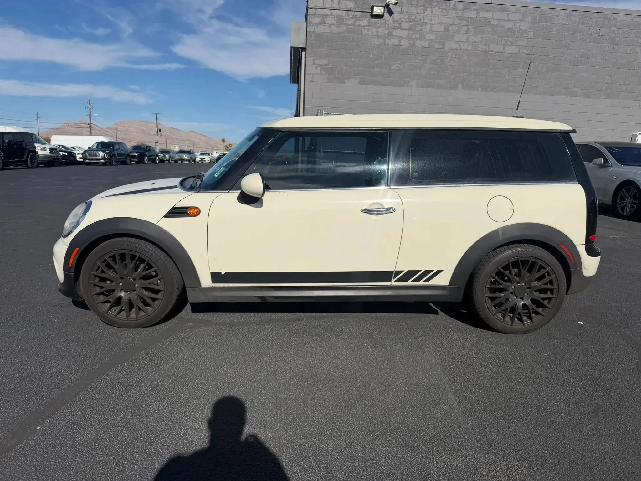 Used 2011 MINI Cooper Clubman FWD image 3