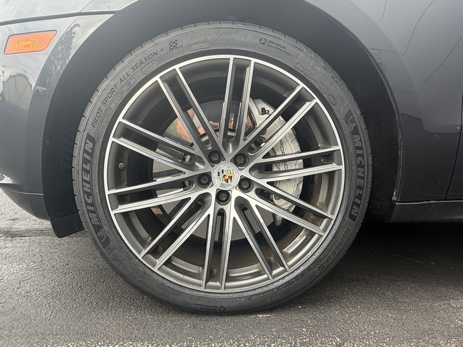 Used 2020 Porsche Macan Turbo AWD/4WD image 11
