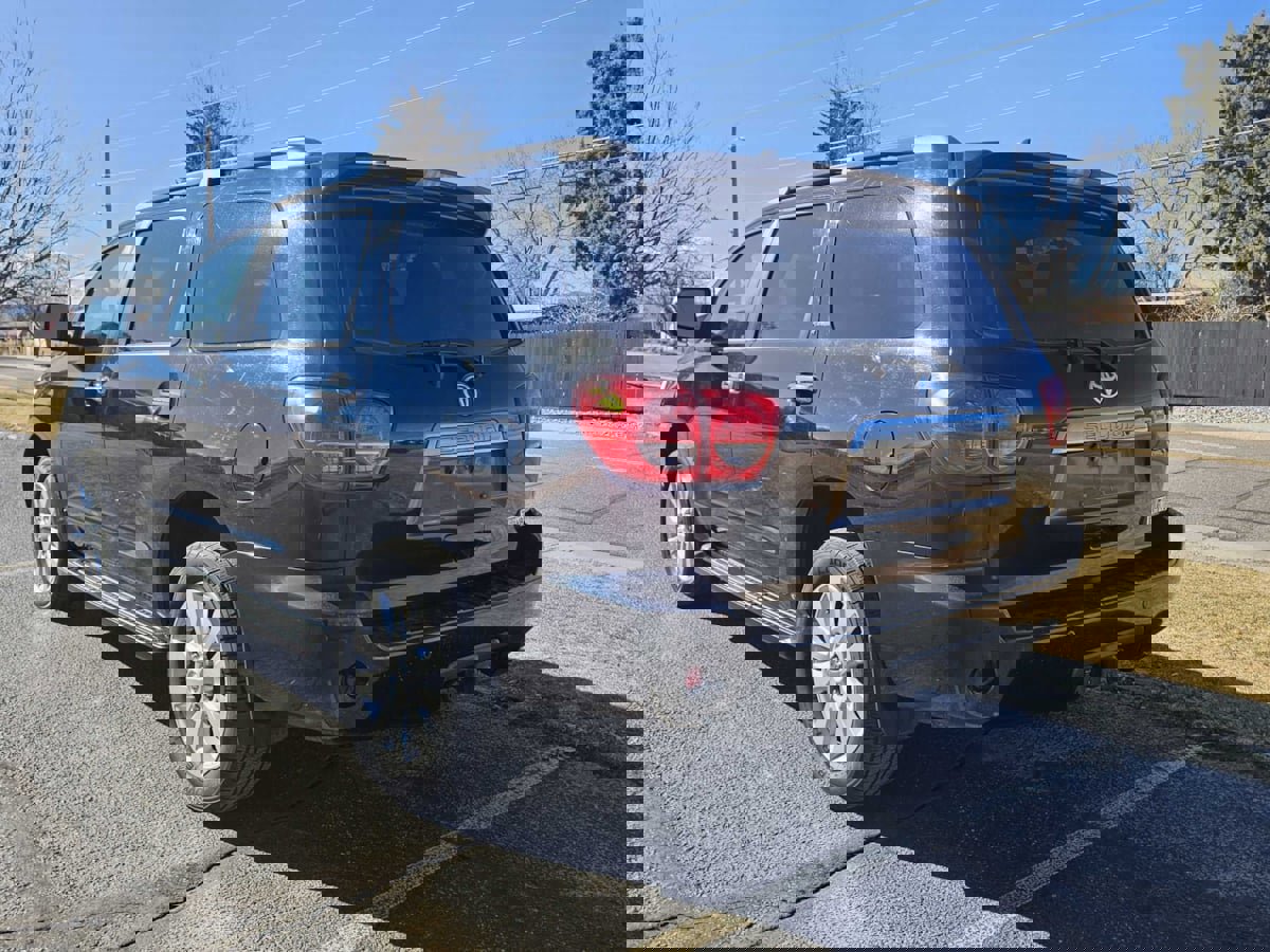 Used 2012 Toyota Sequoia Platinum image 3