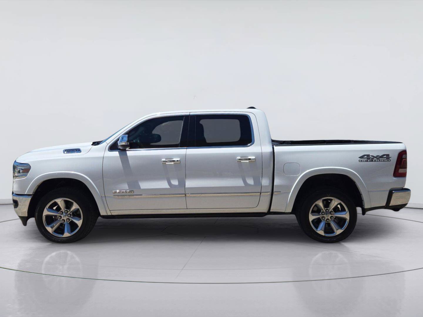 Used 2021 RAM 1500 Limited AWD/4WD image 2