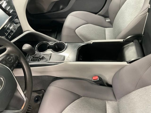 Used 2020 Toyota Camry LE w/ Carpet Mat Package image 21