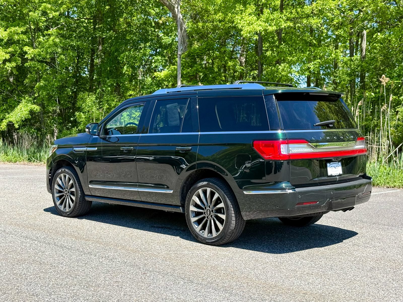 Used 2021 Lincoln Navigator Reserve AWD/4WD image 4