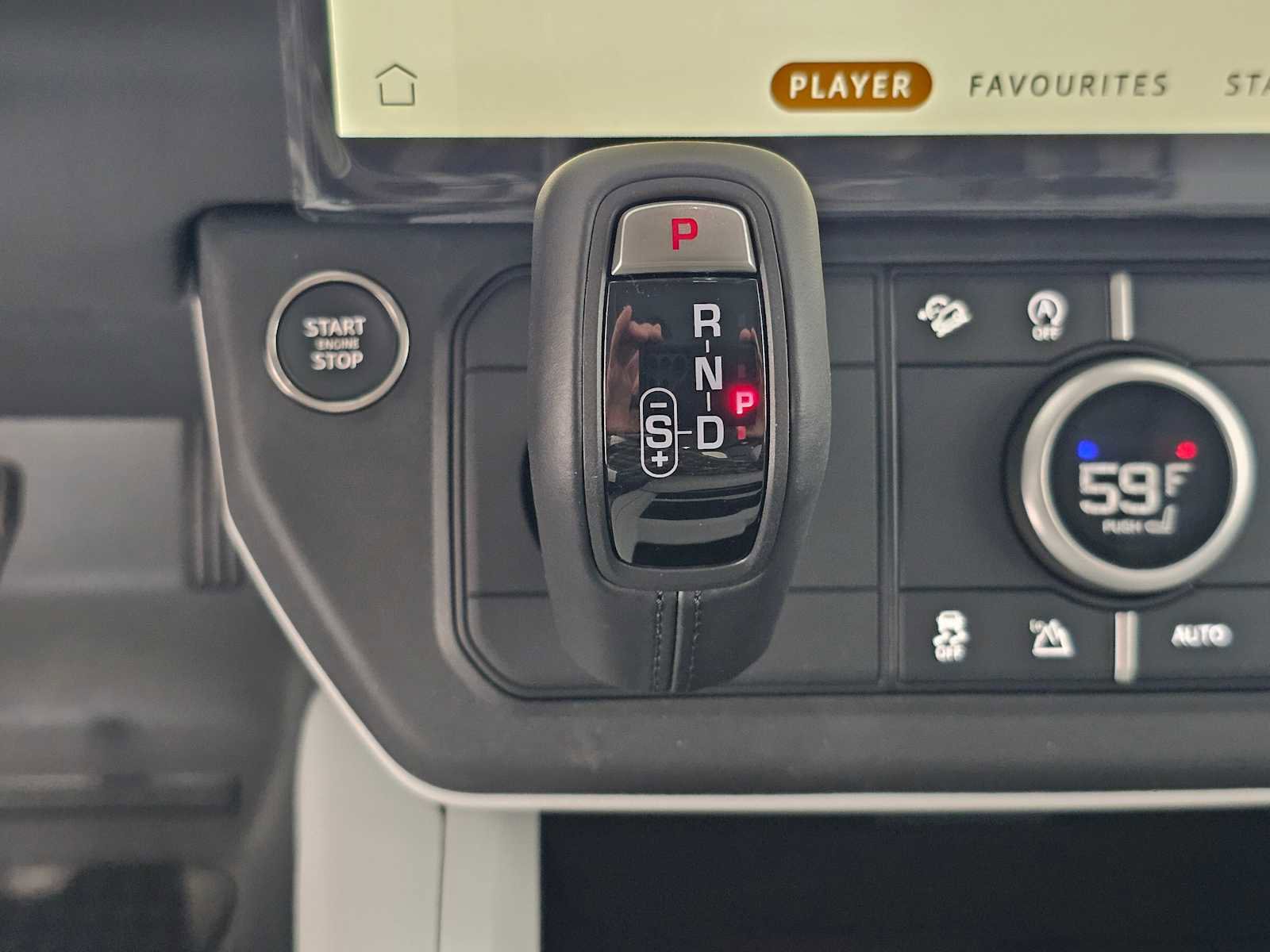 New 2026 Land Rover Defender 110 X-Dynamic SE image 30