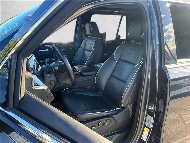 Used 2023 Cadillac Escalade Premium Luxury RWD image 26
