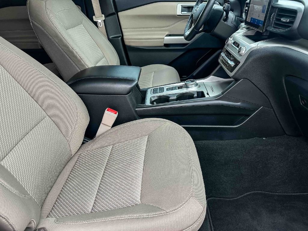 Used 2022 Ford Explorer XLT RWD image 23