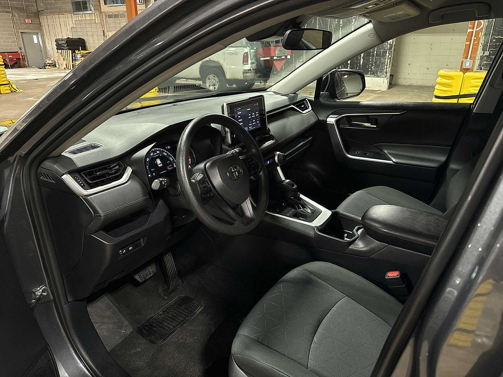 Certified 2025 Toyota RAV4 XLE AWD/4WD image 28