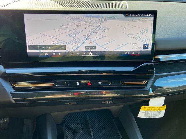 Used 2025 BMW 530i xDrive AWD/4WD image 18