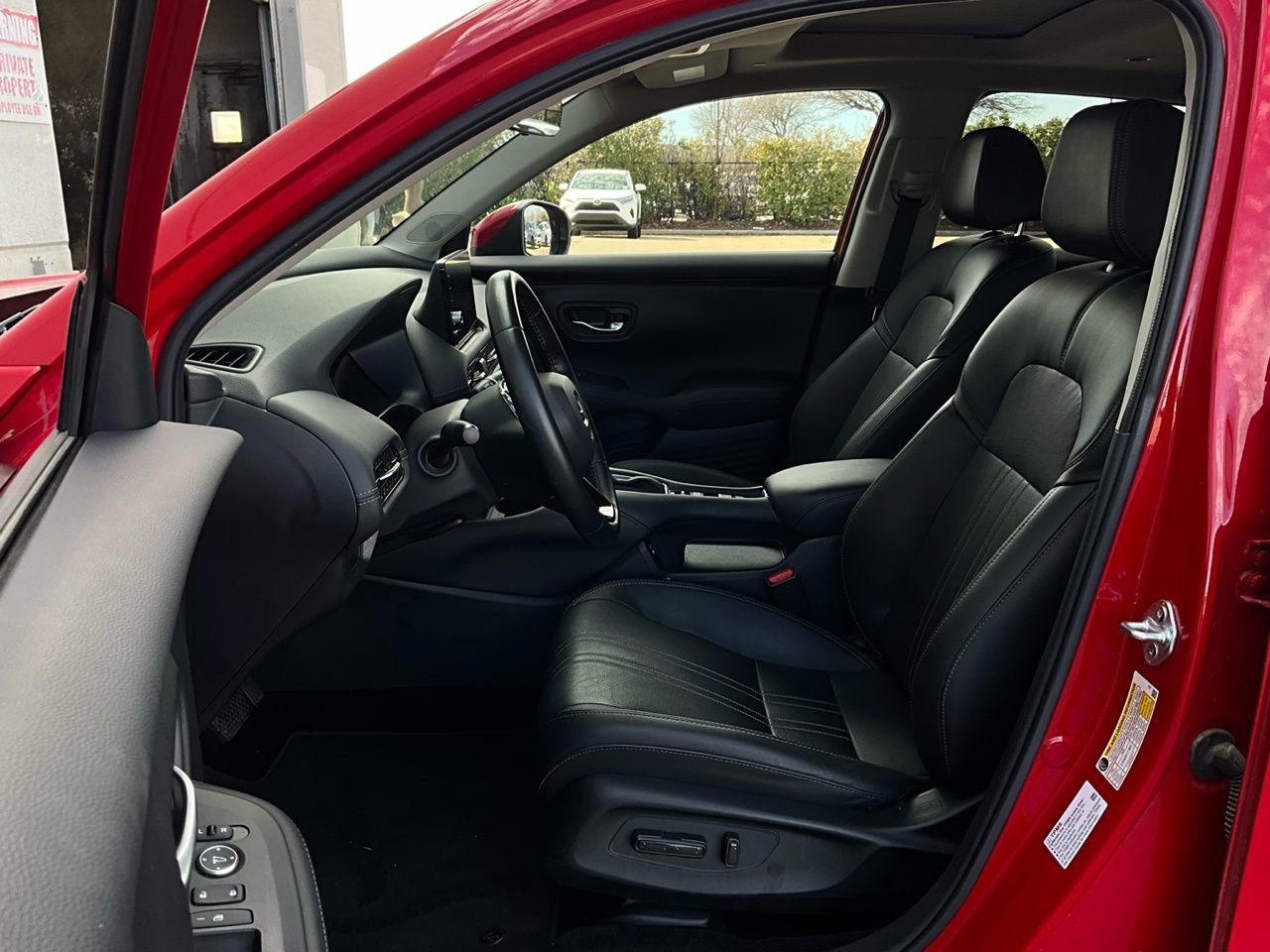 Used 2025 Honda HR-V EX-L image 10