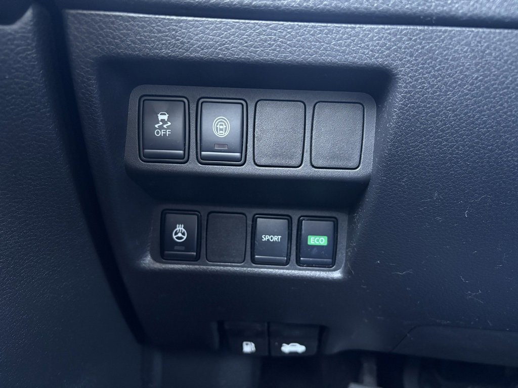 Used 2022 Nissan Rogue Sport SV image 13