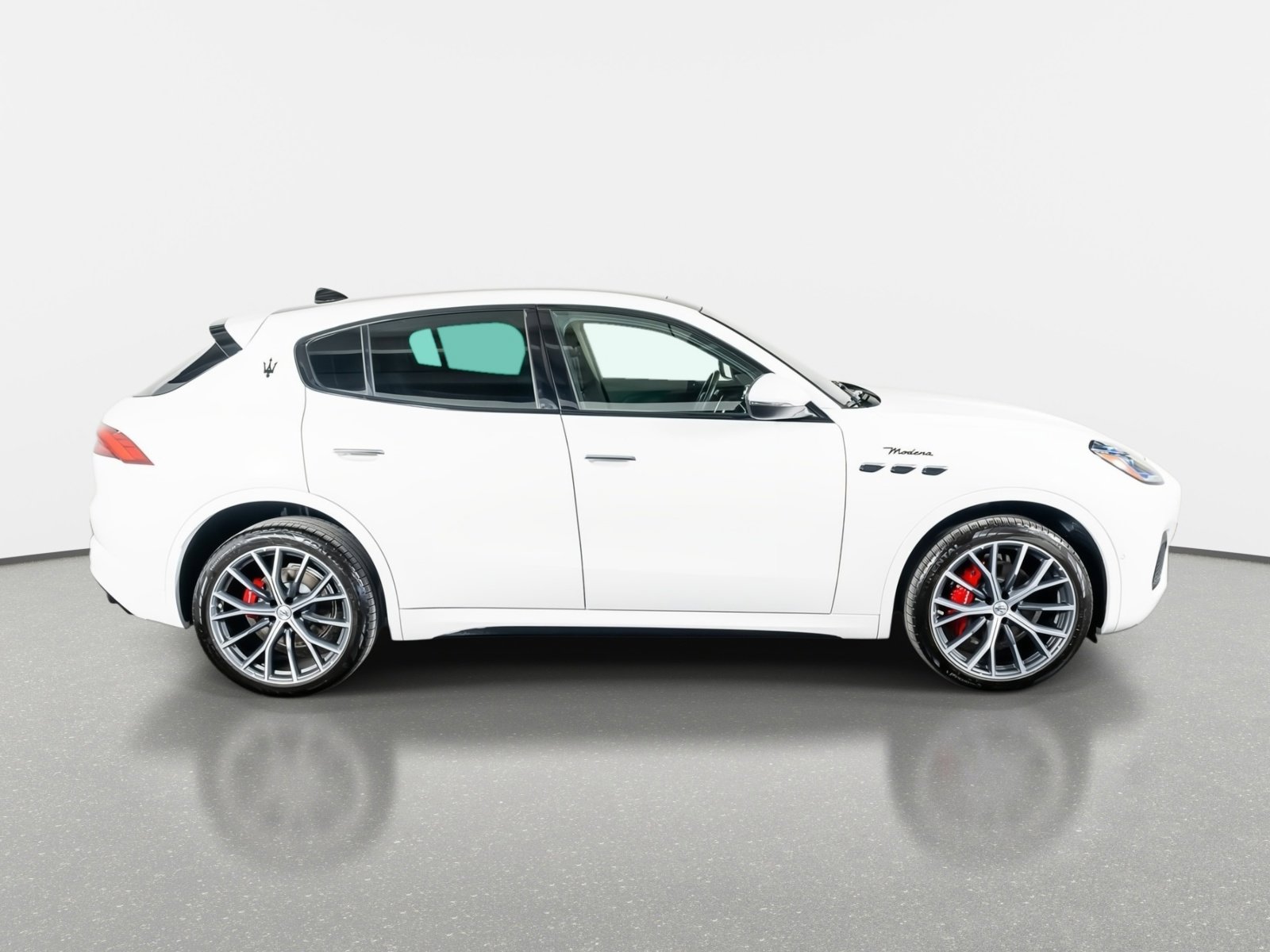Used 2024 Maserati Grecale Modena AWD/4WD image 5