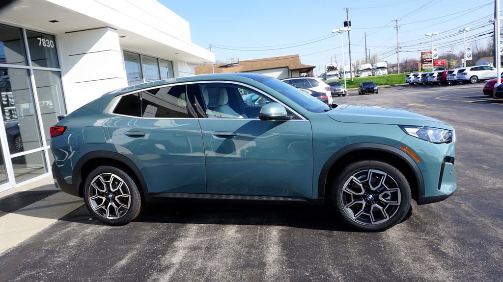 New 2026 BMW X2 xDrive28i w/ Technology Package image 3