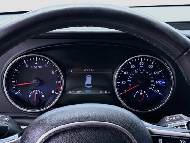 Used 2024 Kia Carnival LX FWD image 12