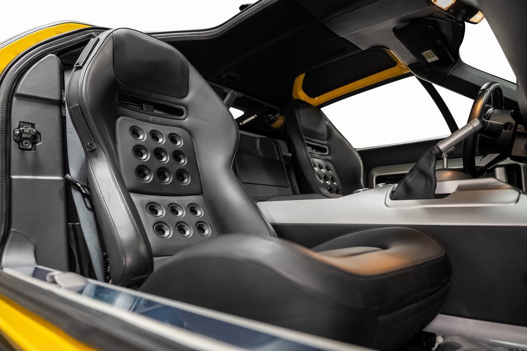 Used 2005 Ford GT image 40