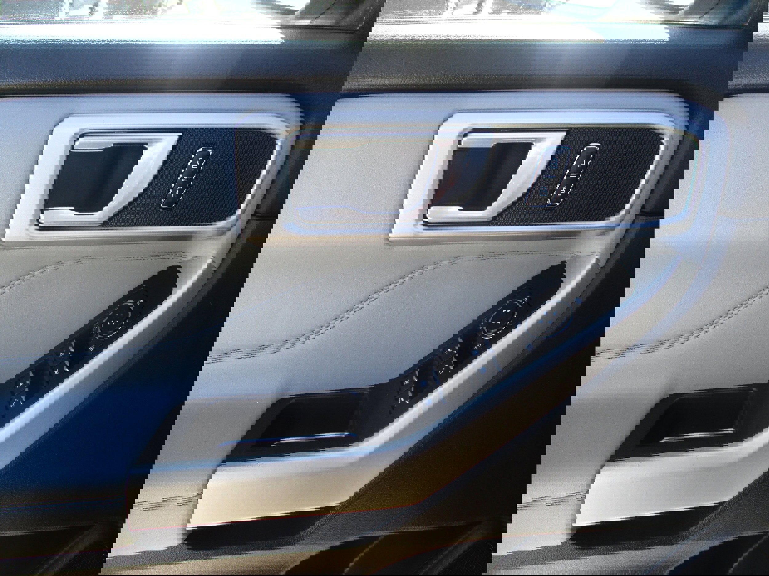 Used 2023 Ford Explorer XLT w/ Equipment Group 202A image 35