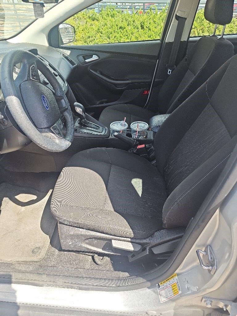 Used 2018 Ford Focus SE FWD image 16
