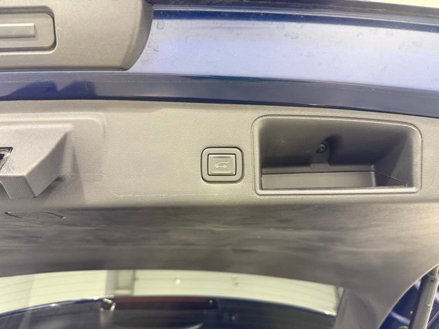 Certified 2023 GMC Terrain SLE w/ Driver Convenience Package image 9