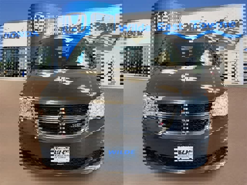 Used 2015 Dodge Grand Caravan SXT w/ UConnect Hands-Free Group image 3