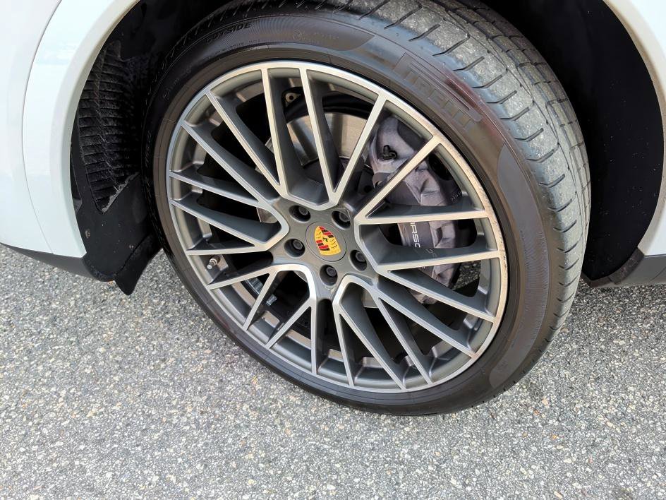 Used 2022 Porsche Cayenne Coupe image 7