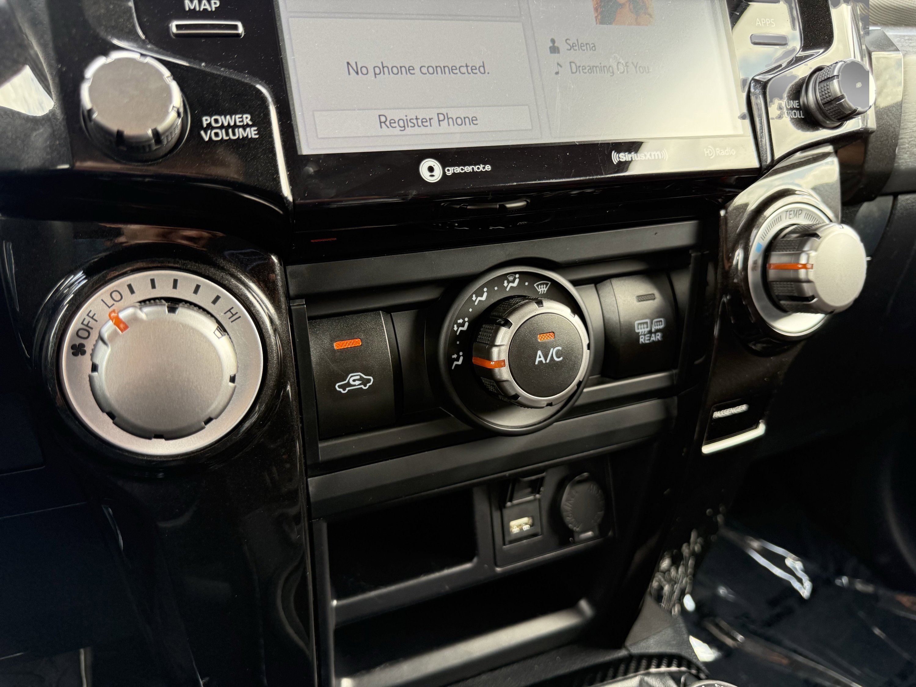 Used 2024 Toyota 4Runner TRD Off-Road image 75