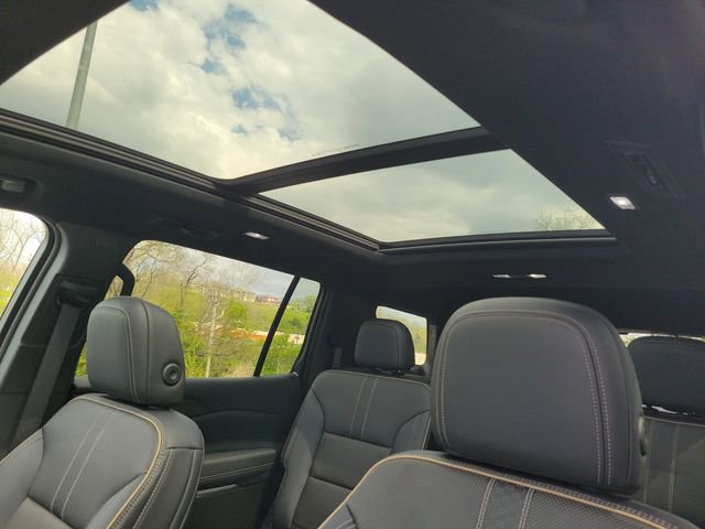 Used 2025 Chevrolet Traverse High Country w/ LPO, Floor Liner Package image 16