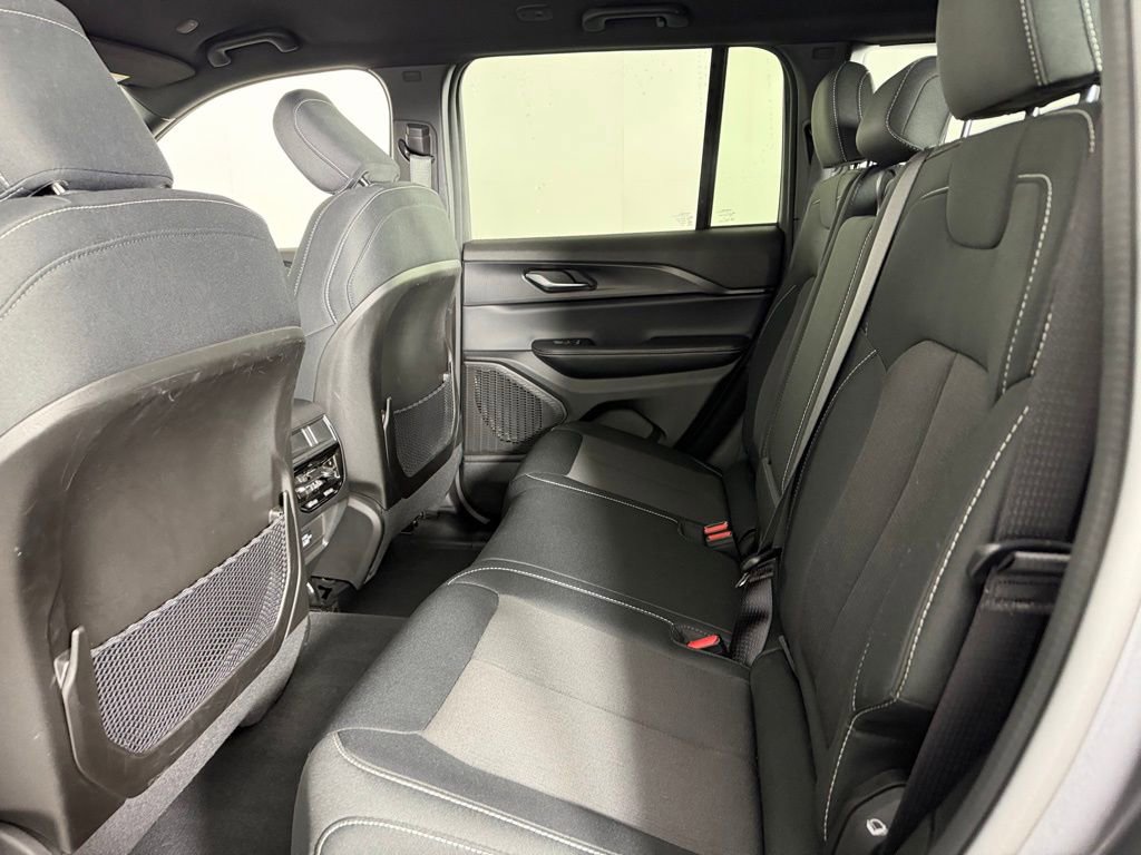 Certified 2024 Jeep Grand Cherokee Laredo image 23