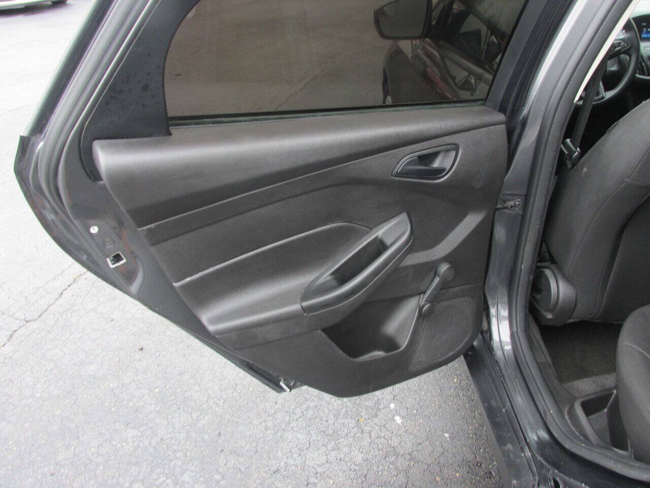 Used 2018 Ford Focus S FWD image 18