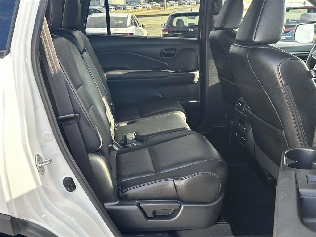 Certified 2024 Honda Passport Black Edition image 7