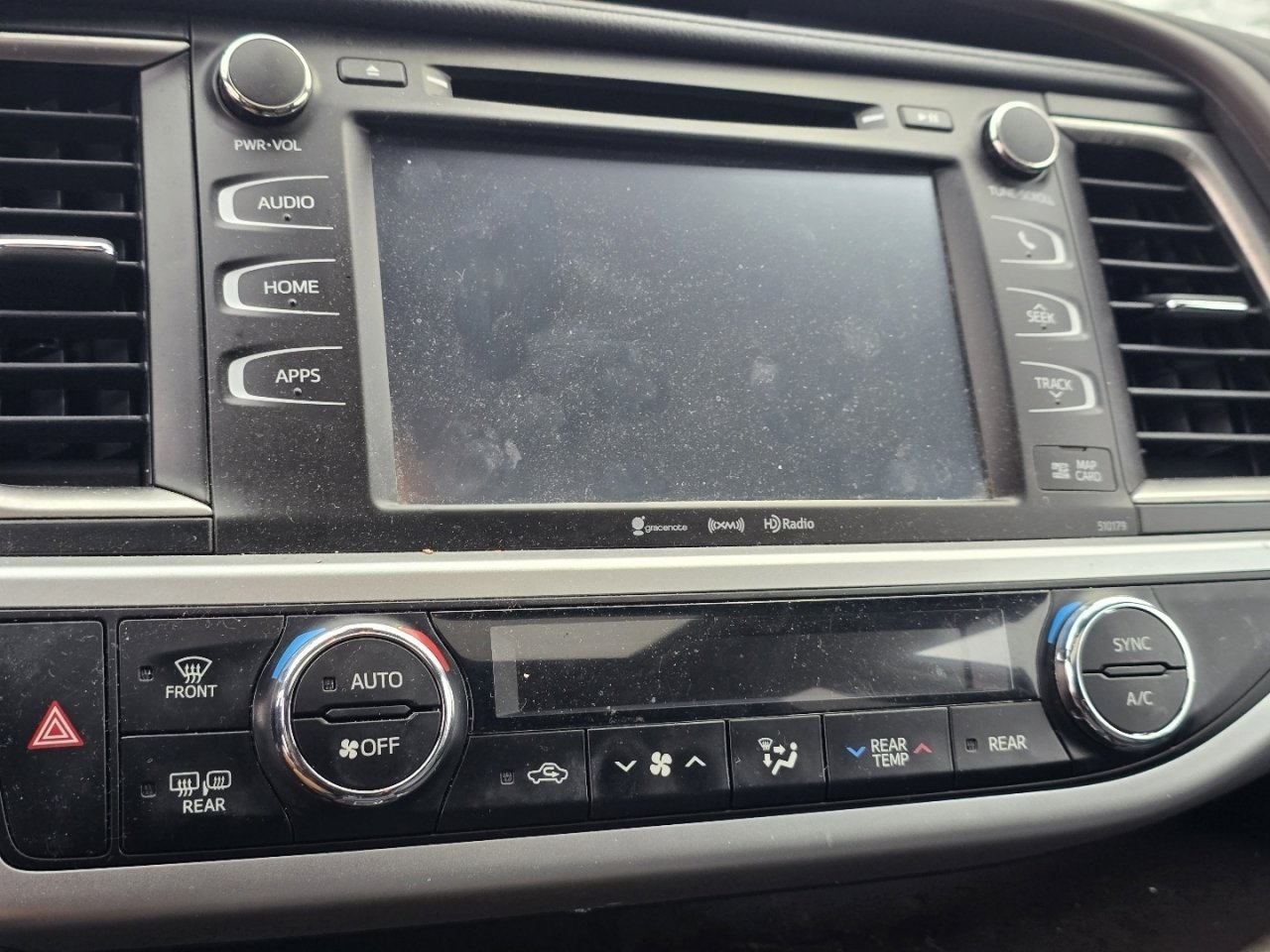 Used 2018 Toyota Highlander XLE image 20