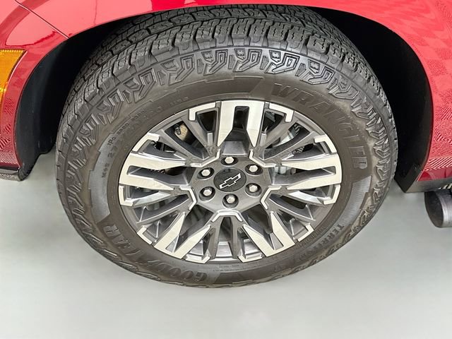 Used 2025 Chevrolet Tahoe Z71 w/ Z71 Off-Road Package image 38