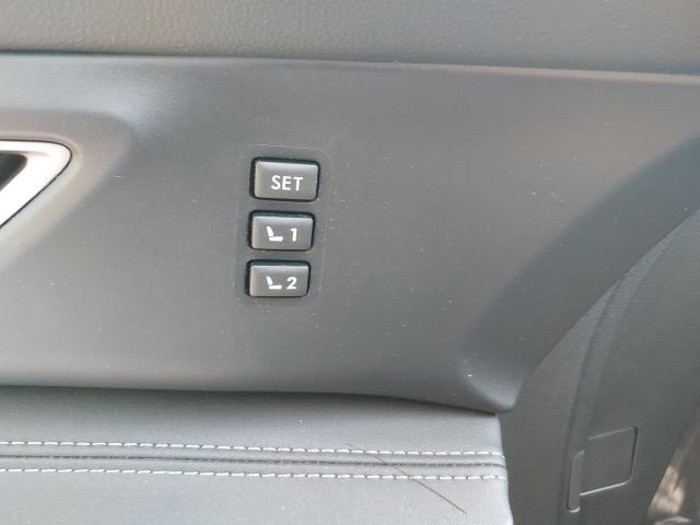 Used 2023 Subaru Ascent Limited w/ Technology Package AWD/4WD image 18