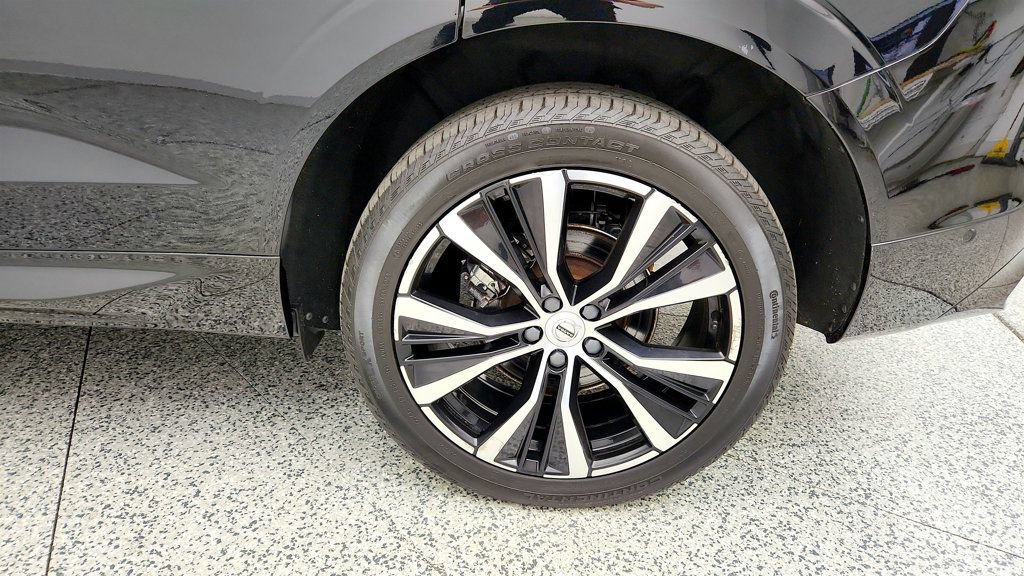 Used 2023 Volvo XC60 B5 Plus w/ Climate Package AWD/4WD image 9