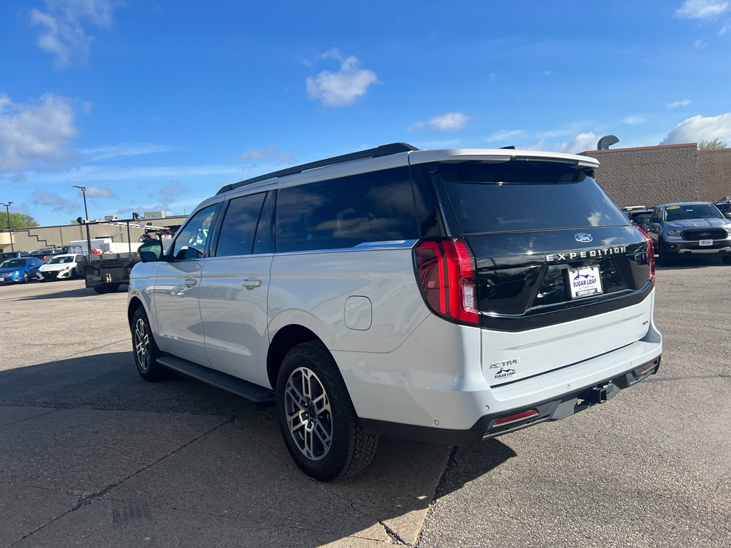Used 2025 Ford Expedition Max Active AWD/4WD image 6