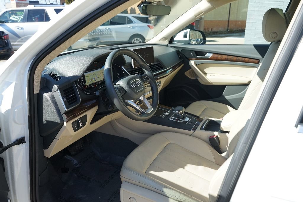 Used 2018 Audi Q5 2.0T Premium Plus w/ Premium Plus Package AWD/4WD image 8