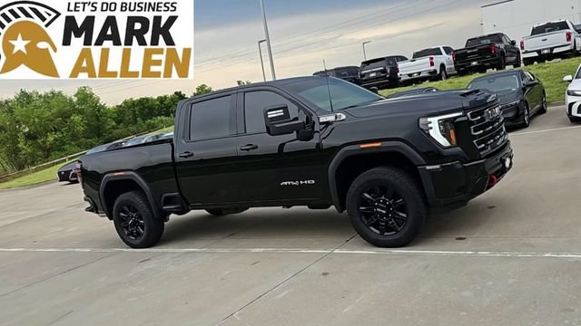 Used 2025 GMC Sierra 2500 AT4 AWD/4WD image 2