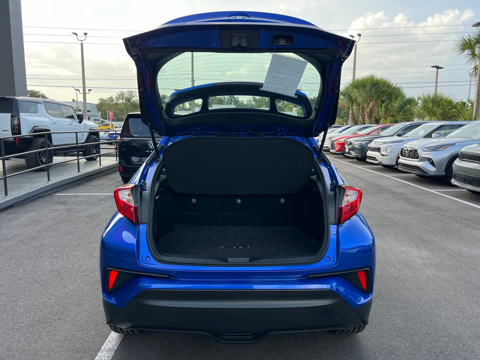Used 2021 Toyota C-HR XLE FWD image 16
